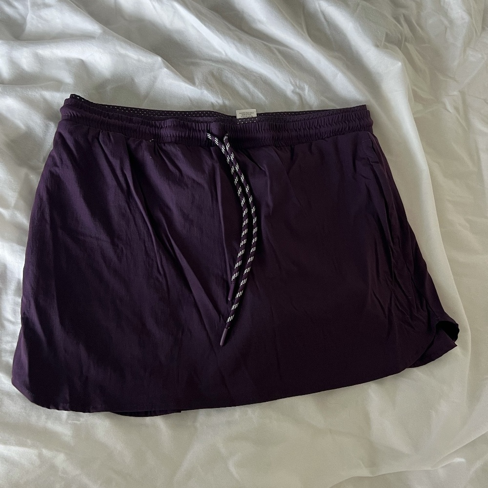 Womans Skirt Purple ./ Size XL Runs L